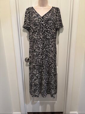 Talbots Black and White Floral V-Neck Midi Dress